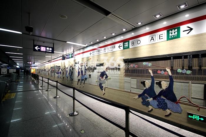 地铁东城广场配套——地铁客运中心站实景图 2015年3月摄